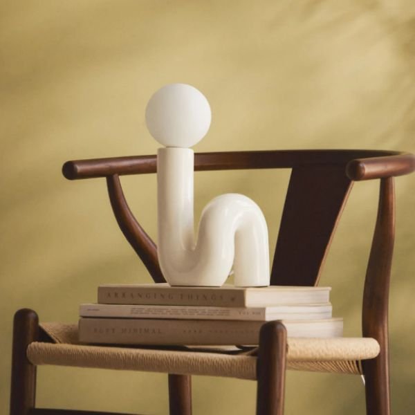 Lampe de table grand S en céramique et boule en verre opaline – Image 4